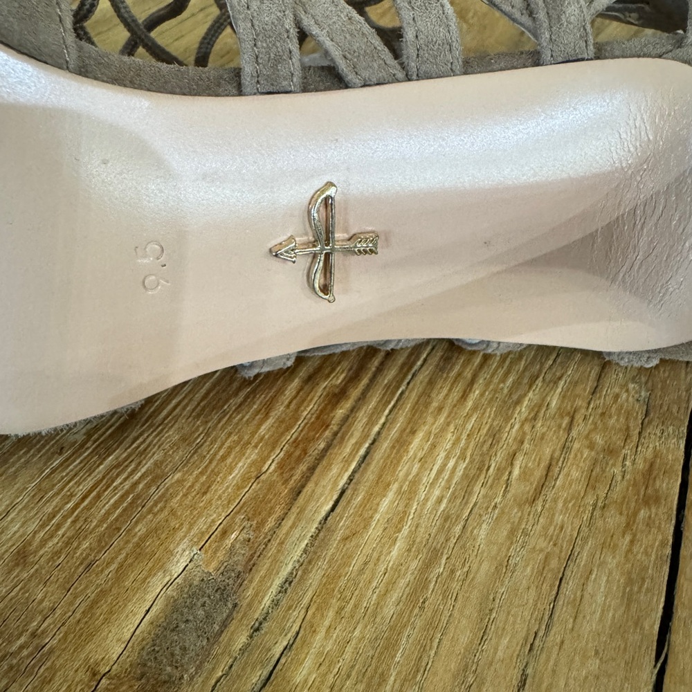 Pour la victorie heels - Picture 4 of 7